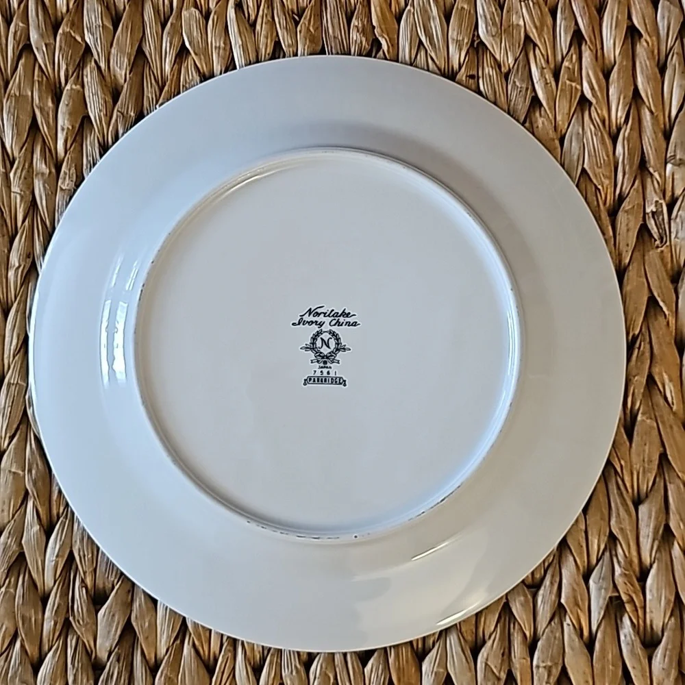 NORITAKE ‘Parkridge’ Salad Plate 8 3/8” (7561) Discontinued Japan